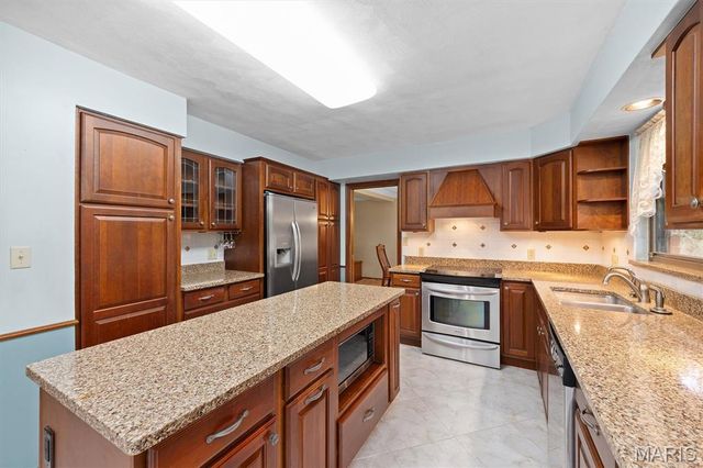 213 Warrensburg Drive, Belleville, IL 62223