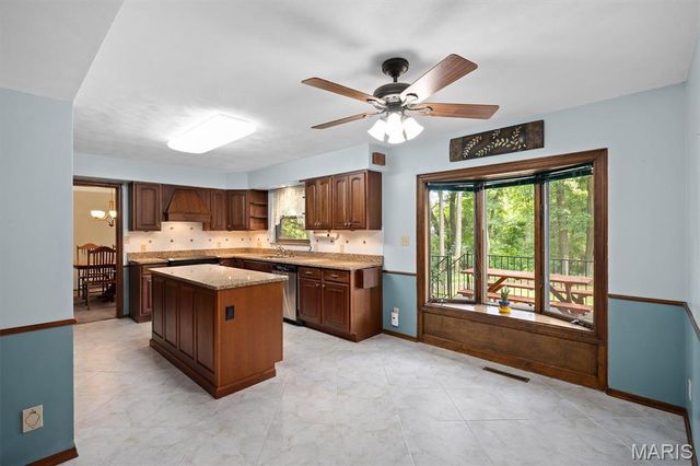 213 Warrensburg Drive, Belleville, IL 62223