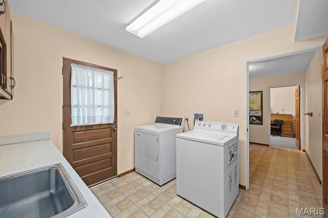 213 Warrensburg Drive, Belleville, IL 62223