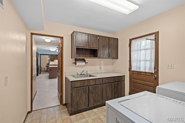 213 Warrensburg Drive, Belleville, IL 62223