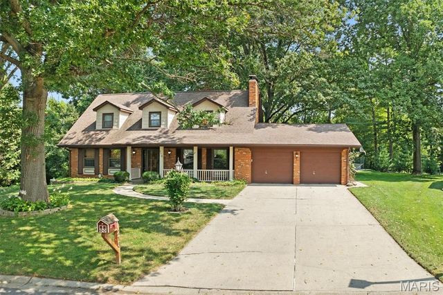 213 Warrensburg Drive, Belleville, IL 62223