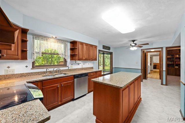 213 Warrensburg Drive, Belleville, IL 62223