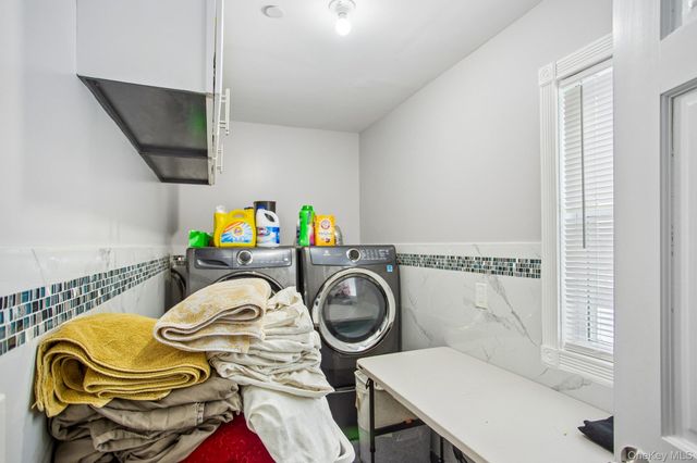 296 Milburn Avenue, Baldwin Harbor, NY 11510