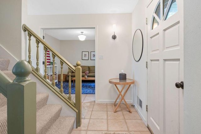 1703 Bark River DRIVE, Hartland, WI 53029