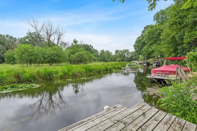 1703 Bark River DRIVE, Hartland, WI 53029