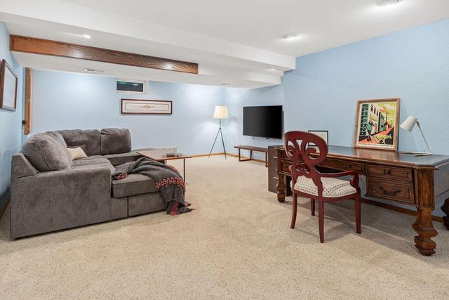 1703 Bark River DRIVE, Hartland, WI 53029