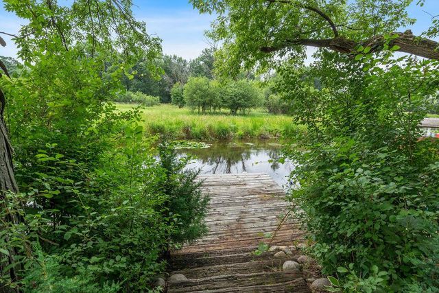 1703 Bark River DRIVE, Hartland, WI 53029