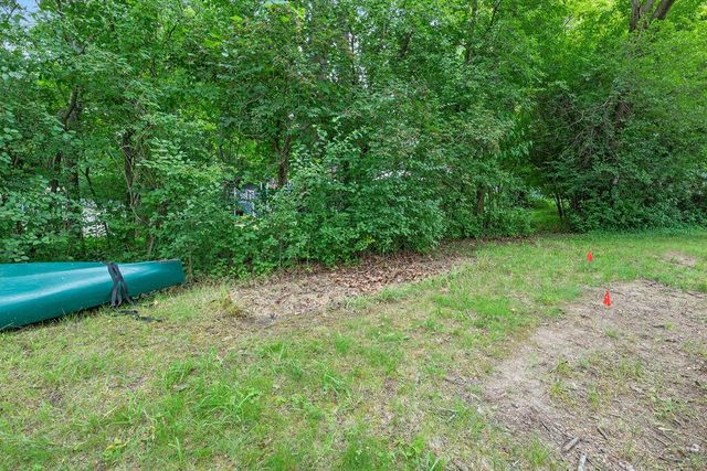 1703 Bark River DRIVE, Hartland, WI 53029