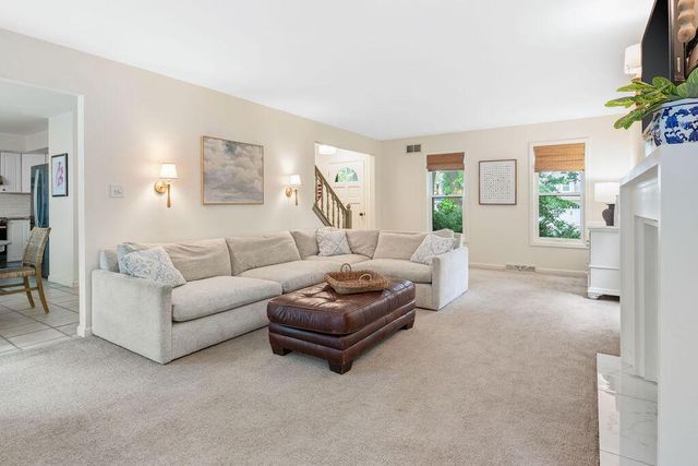 1703 Bark River DRIVE, Hartland, WI 53029