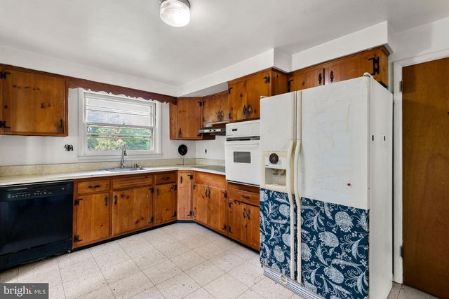 621 BOB WHITE RD, Wayne, PA 19087