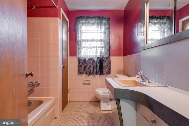 621 BOB WHITE RD, Wayne, PA 19087