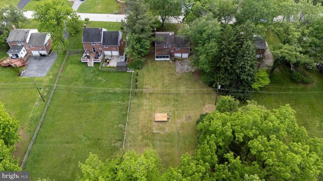 621 BOB WHITE RD, Wayne, PA 19087