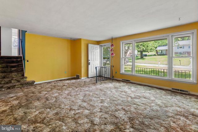 621 BOB WHITE RD, Wayne, PA 19087