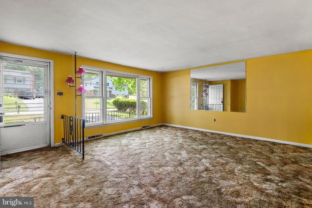 621 BOB WHITE RD, Wayne, PA 19087