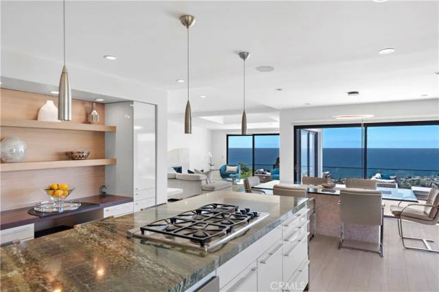 940 Summit Drive, Laguna Beach, CA 92651
