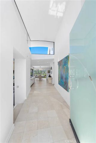 940 Summit Drive, Laguna Beach, CA 92651