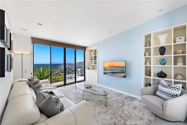 940 Summit Drive, Laguna Beach, CA 92651