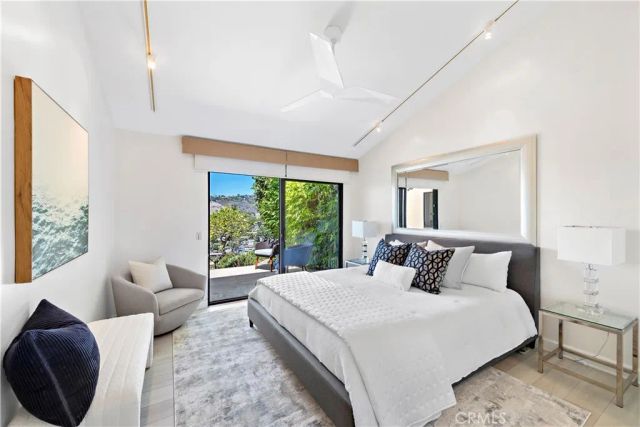 940 Summit Drive, Laguna Beach, CA 92651