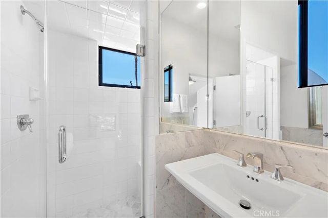 940 Summit Drive, Laguna Beach, CA 92651