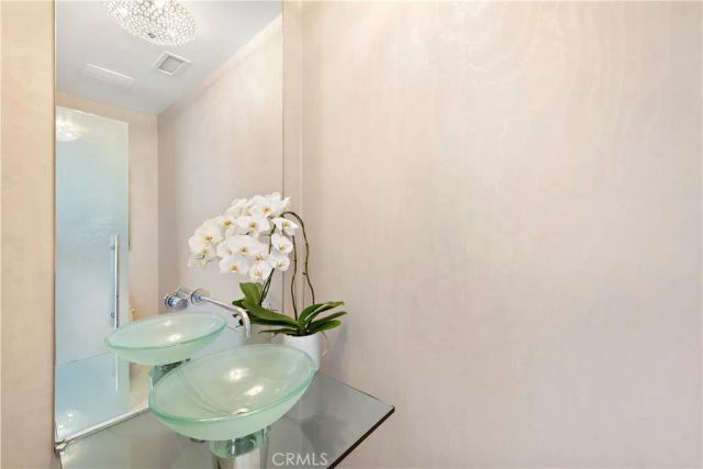 940 Summit Drive, Laguna Beach, CA 92651