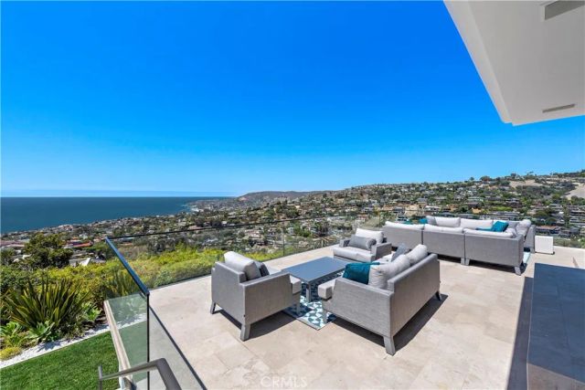 940 Summit Drive, Laguna Beach, CA 92651
