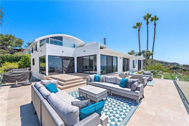940 Summit Drive, Laguna Beach, CA 92651