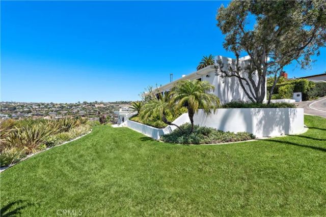 940 Summit Drive, Laguna Beach, CA 92651