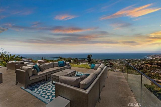 940 Summit Drive, Laguna Beach, CA 92651