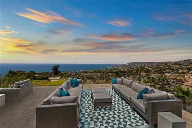 940 Summit Drive, Laguna Beach, CA 92651
