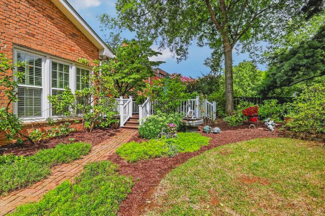 6040 Manor Pl, Brentwood, TN 37027