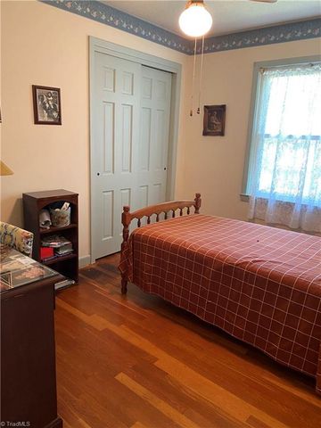 1229 Woodbrook Drive, Kernersville, NC 27284