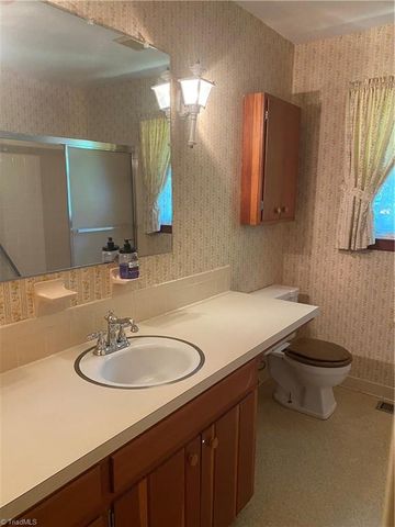 1229 Woodbrook Drive, Kernersville, NC 27284