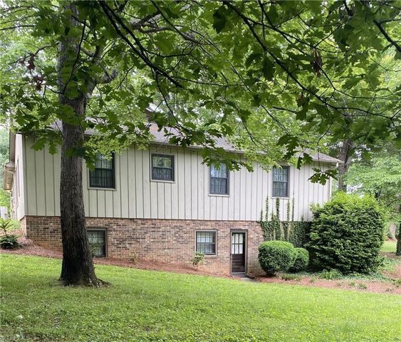 1229 Woodbrook Drive, Kernersville, NC 27284