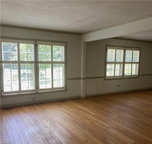 1229 Woodbrook Drive, Kernersville, NC 27284
