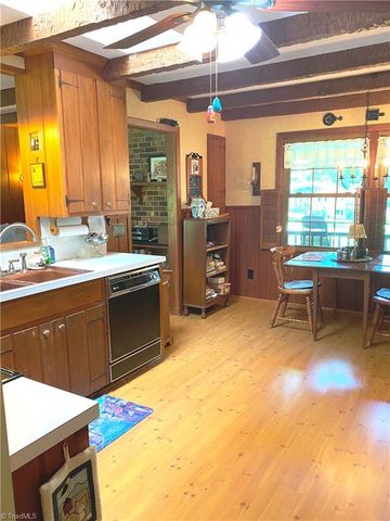 1229 Woodbrook Drive, Kernersville, NC 27284