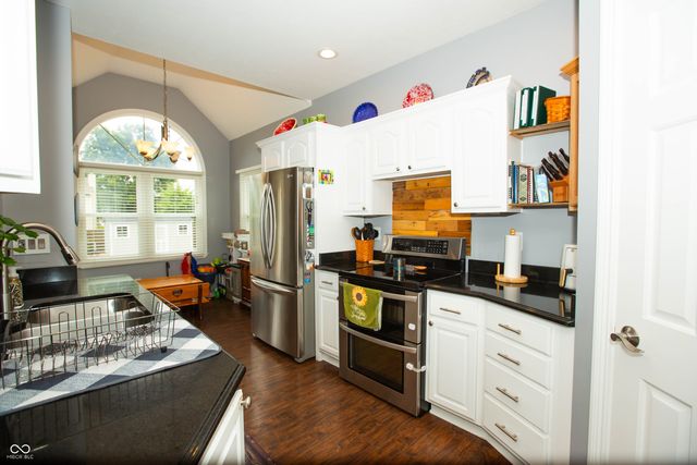 1034 Fallway Drive, Shelbyville, IN 46176