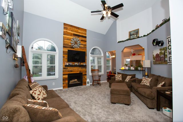 1034 Fallway Drive, Shelbyville, IN 46176