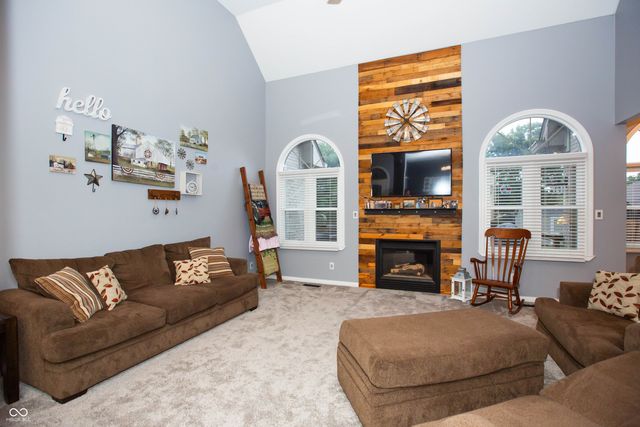 1034 Fallway Drive, Shelbyville, IN 46176