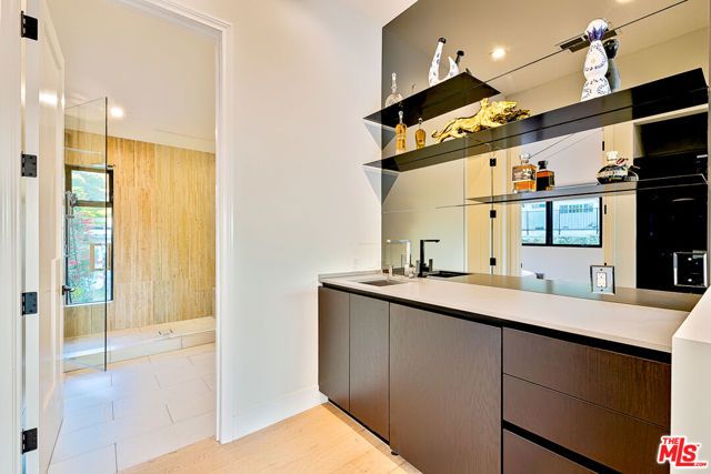 9038 MEREDITH Place, Beverly Hills, CA 90210