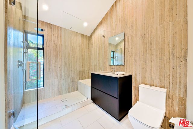 9038 MEREDITH Place, Beverly Hills, CA 90210