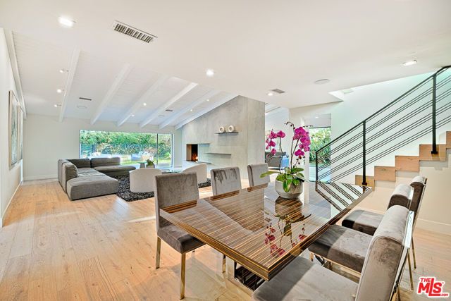 9038 MEREDITH Place, Beverly Hills, CA 90210