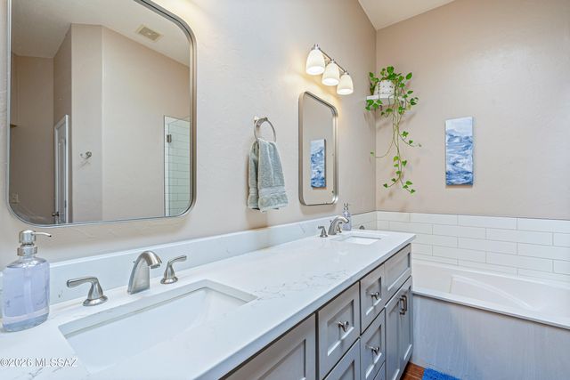 6486 N Sun Bluff Drive, Tucson, AZ 85704