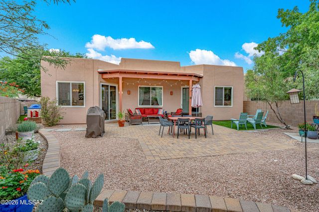 6486 N Sun Bluff Drive, Tucson, AZ 85704