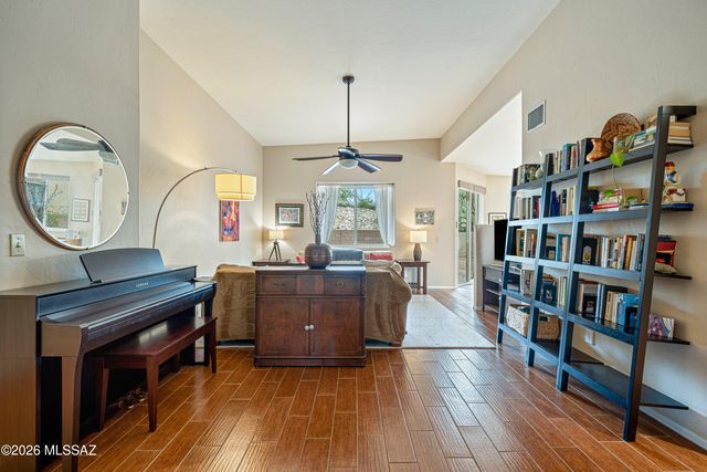 6486 N Sun Bluff Drive, Tucson, AZ 85704