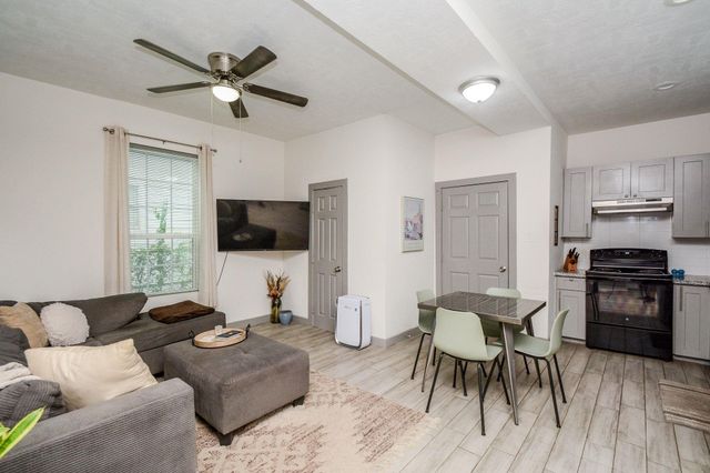2018 Fulton Street 2, Houston, TX 77009