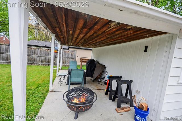 247 Kenyon Drive, Troy, MI 48083