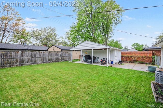 247 Kenyon Drive, Troy, MI 48083