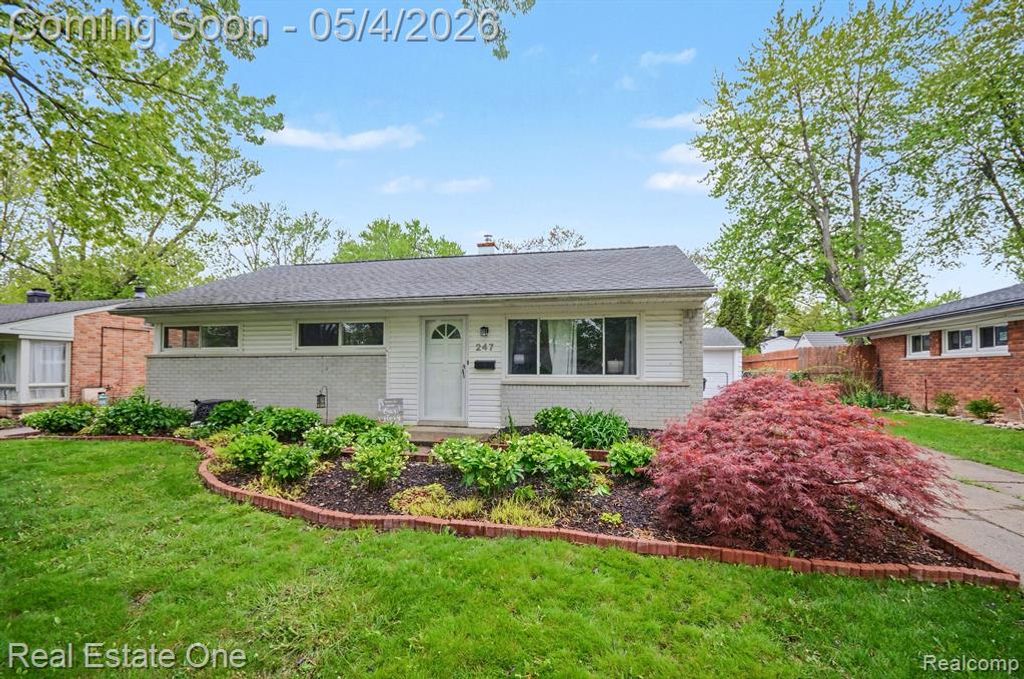 247 Kenyon Drive, Troy, MI 48083