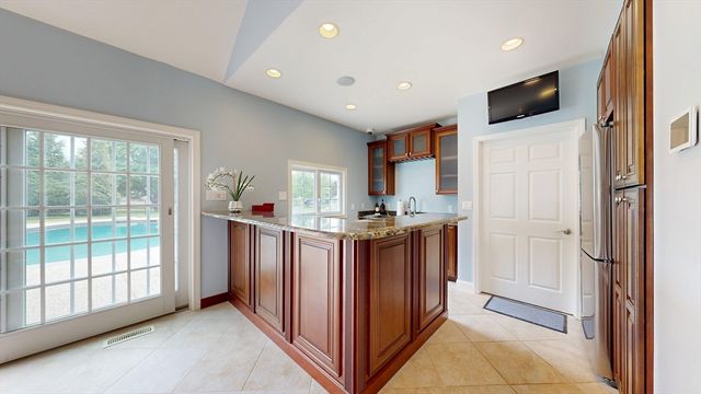 8 Turner Drive, North Reading, MA 01864