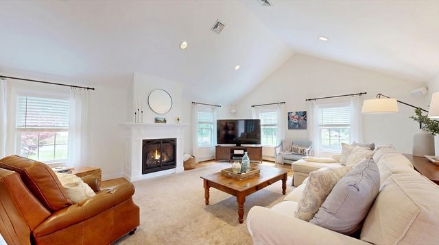 8 Turner Drive, North Reading, MA 01864